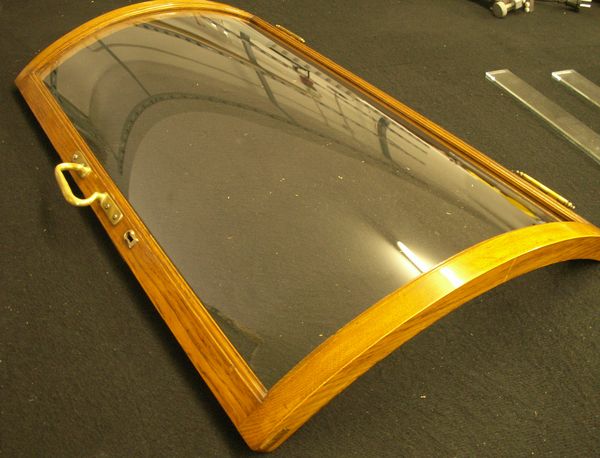 Gebogene Glasscheibe